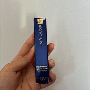 Brand new Éstee Lauder concealer 4N